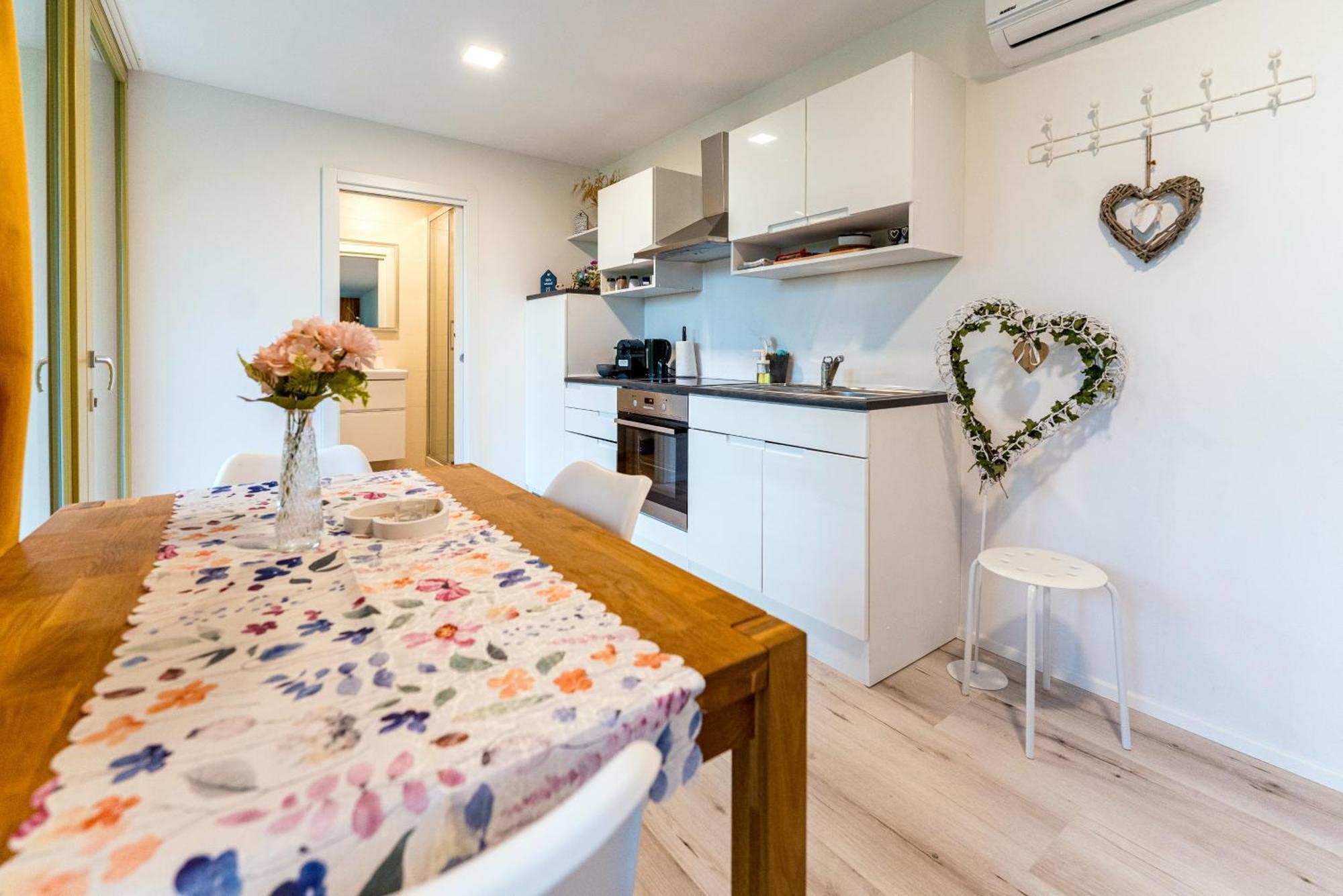Holiday House Hona Lux Velike Lasce Exterior photo